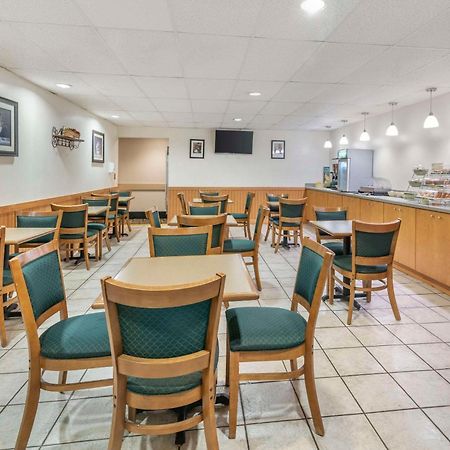 Quality Inn At Bangor Mall Bagian luar foto