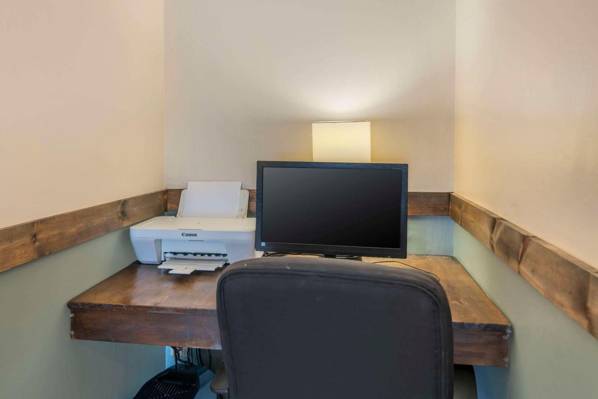 Quality Inn At Bangor Mall Bagian luar foto