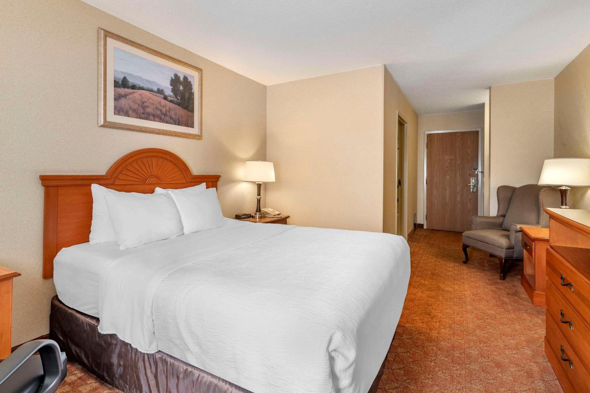 Quality Inn At Bangor Mall Bagian luar foto